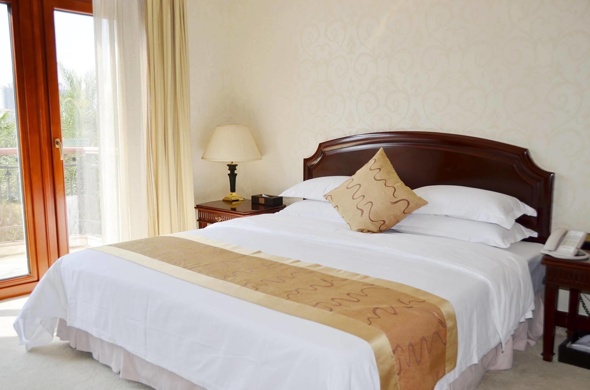 St. Tropez Hotel Csangsa Kültér fotó